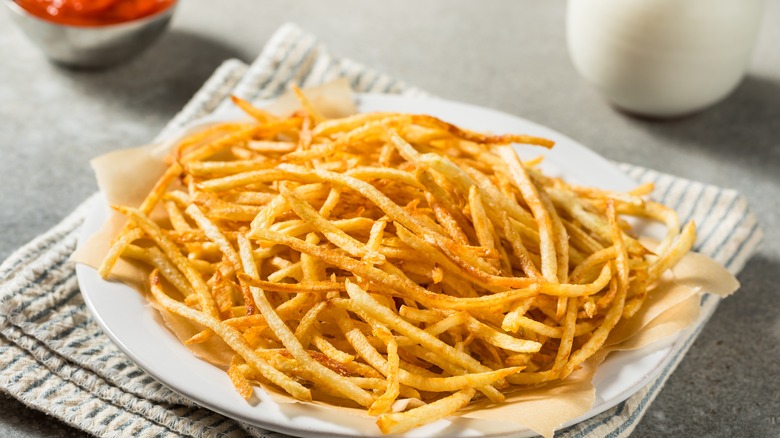 Shoestring fries on a plate