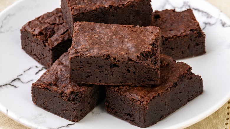 Fudge squares plate
