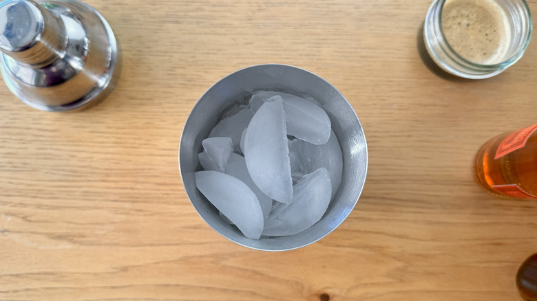 Cocktail shaker with ice