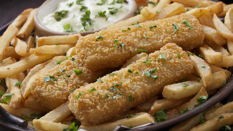 Fish sticks with crispy breadcrumbs