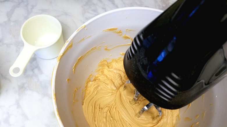 peanut butter frosting in bowl