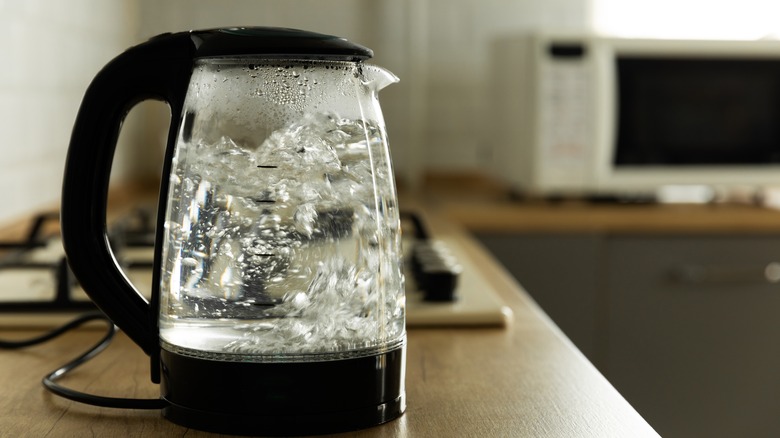 Electric kettle boiling water