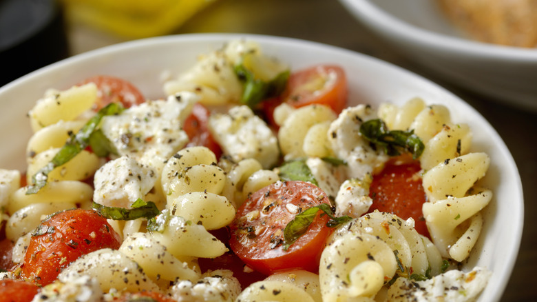 tomato pasta with oregano