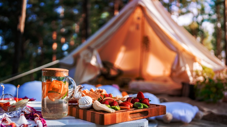 Boho picnic with tent 