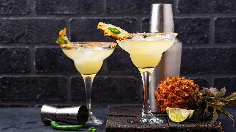 Pineapple margarita glasses with garnishing